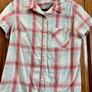 Wrangler Plaid Western buttons down short sleeved shirt pastel